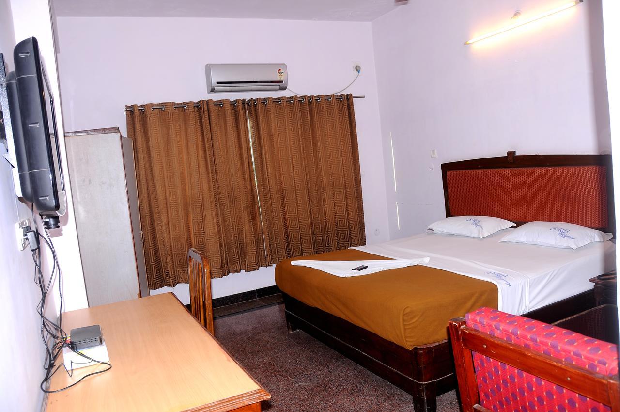 Srs Regency Hotel อนันตาปูร์ ภายนอก รูปภาพ